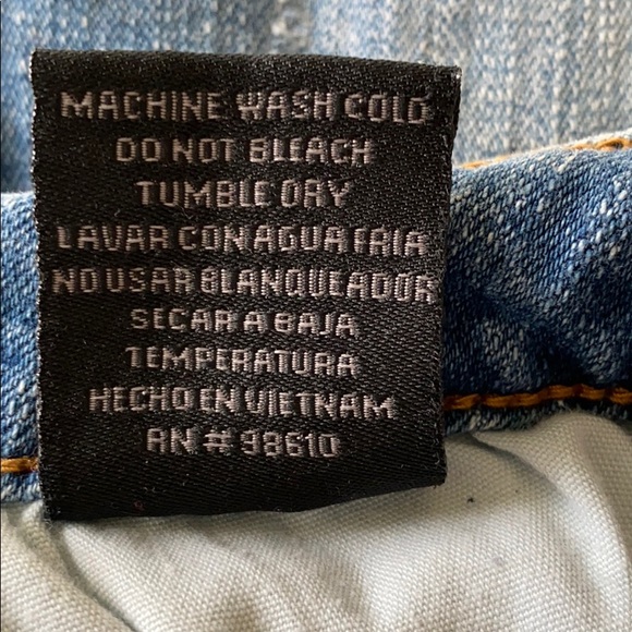 🎈Sale🎈Just U.S.A Distressed Bermuda Jean Shorts - Picture 8 of 8